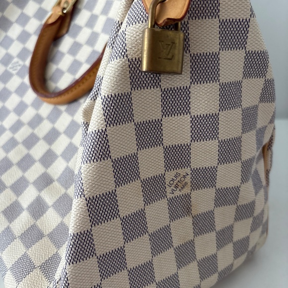 Louis Vuitton Bag - Picture 3 of 3